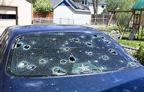 В Ингушетии град насквозь пробивал стекла автомобилей